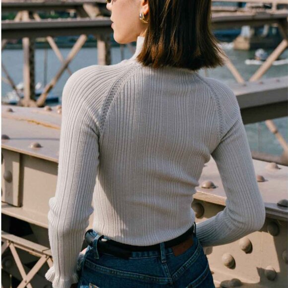 NWOT 100% merino wool light grey sweater from Petite Studio NYC XS X-small - Picture 2 of 8